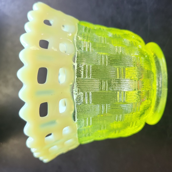 Fenton Uranium Glass Yellow Green Basket 4.5" - Picture 8 of 10